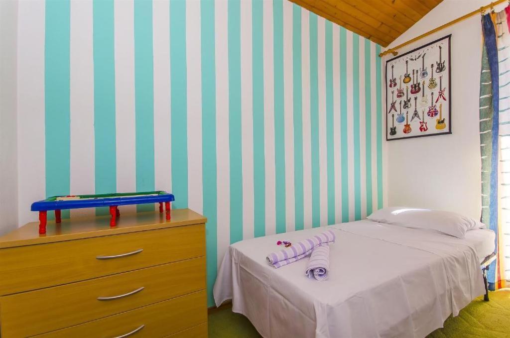Three Bedroom Apartment With Amazing Sea View Трогир Екстериор снимка