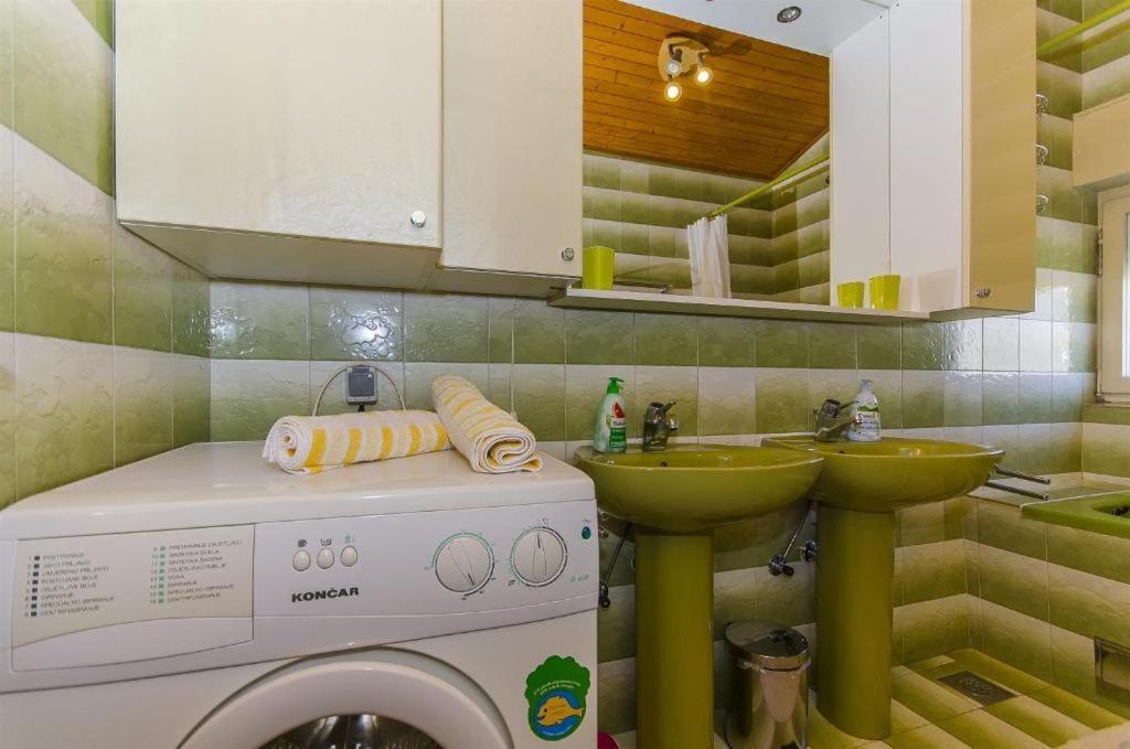 Three Bedroom Apartment With Amazing Sea View Трогир Екстериор снимка